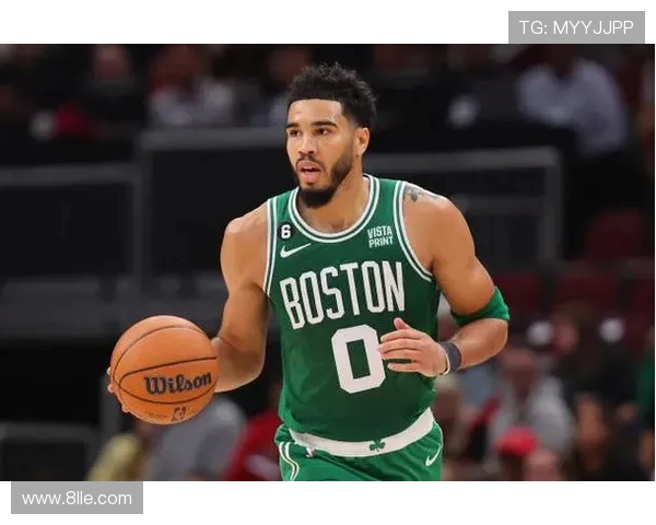 杰森塔图姆分享训练照展现赛季备战状态球迷纷纷点赞 杰森塔图姆分享训练照展现赛季备战状态球迷纷纷点赞