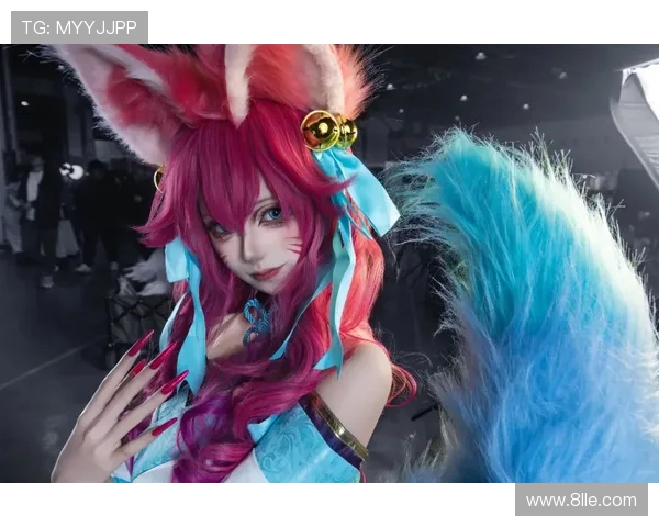 阿狸cos赛场冬训热身 天冷了火男RQWE给我狸取暖的体育梗